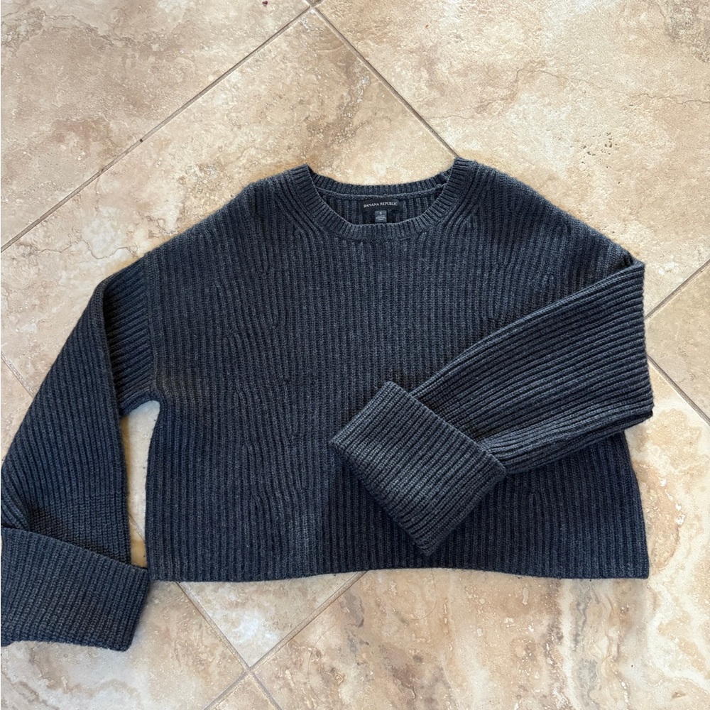 Women's Ribbed Knit Sweater - Black